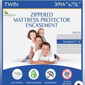Four Seasons Essentials Twin Mattress Protector. Sz: Twin